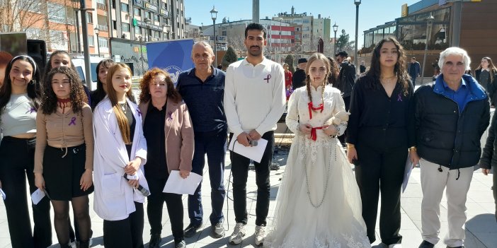 ÇYDD'den Kadınlar Günü Etkinliği: Kadınların Sorunlarına Dikkat Çekildi