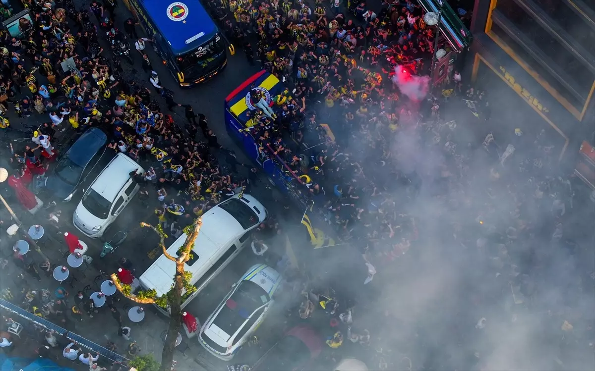 Fenerbahçe Avrupa Ligi Şampiyonluğunu Coşkuyla Kutladı