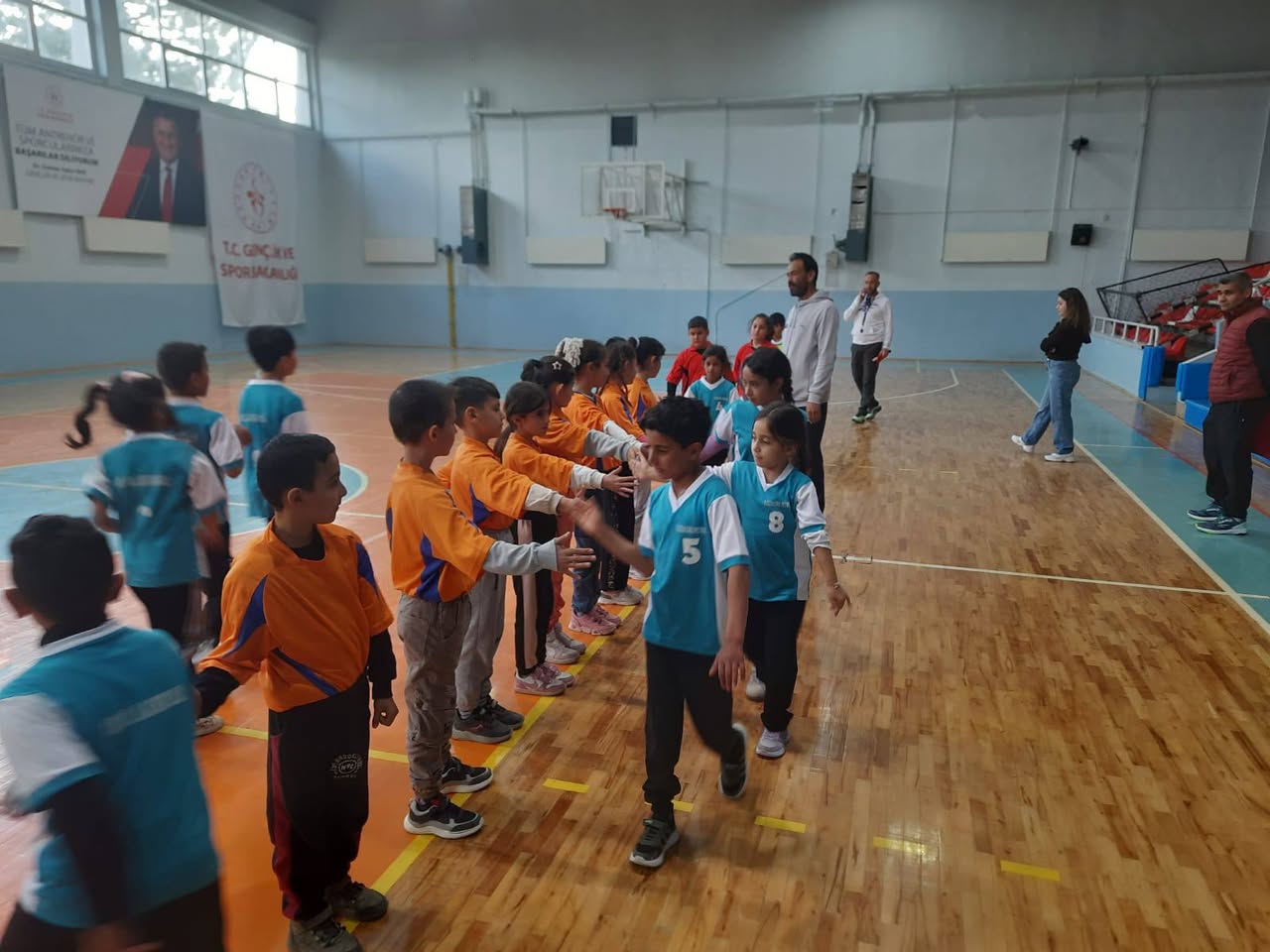 Geleneksel Çocuk Oyunları Bölge Finalleri Akşehir'de Başladı