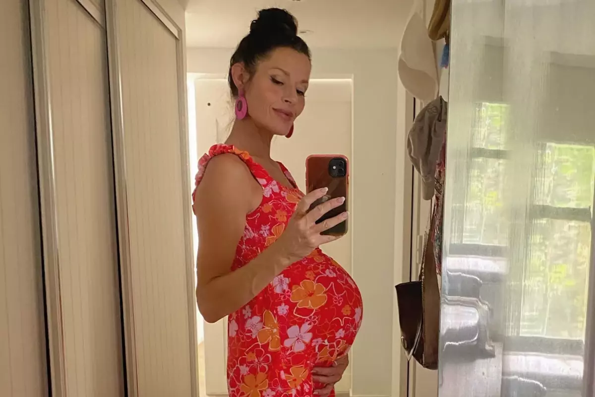 Ünlü Oyuncu Madeleine West 47 Yaşında Yedinci Kez Anne Oldu