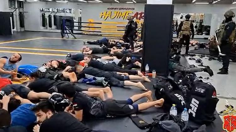 Moskova'da Spor Salonuna Polis Baskını: Gözaltılar ve Askerlik Sorgulaması