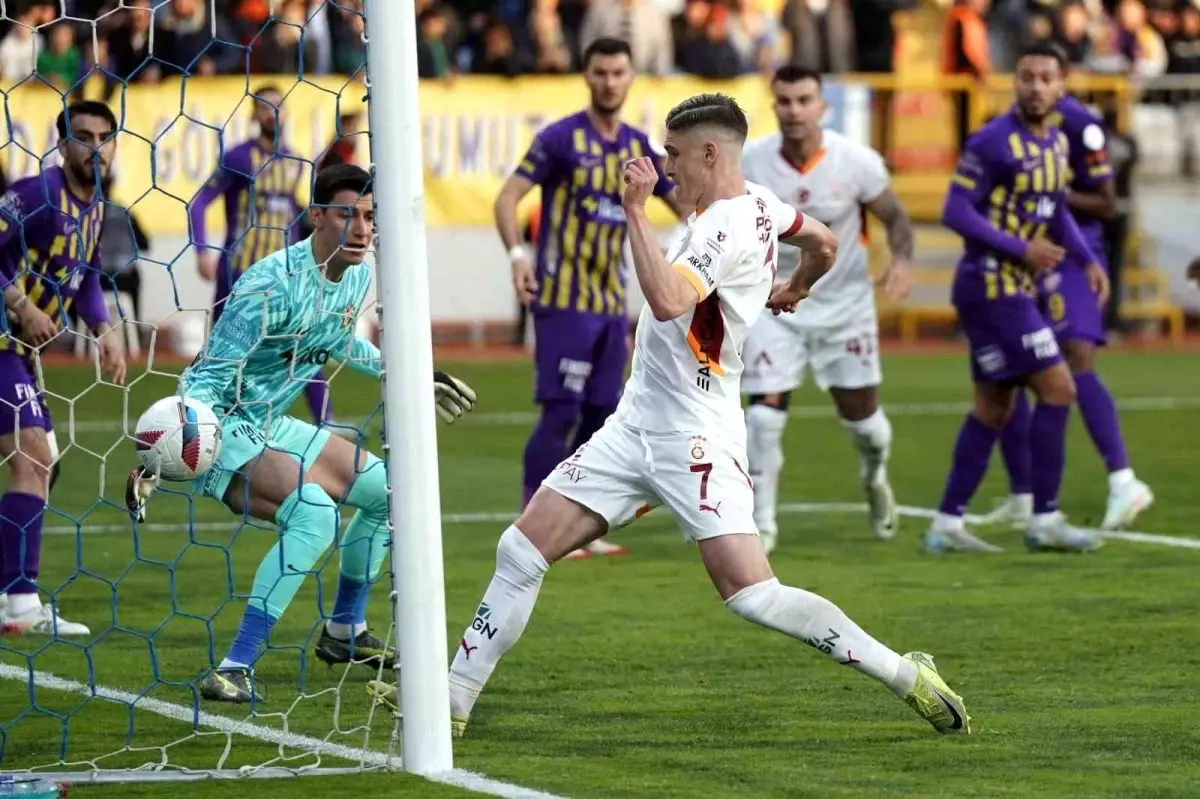Galatasaray'da Sallai Rüzgarı: Eyüpspor Maçında 2 Golle Toplamda 6'ya Ulaştı