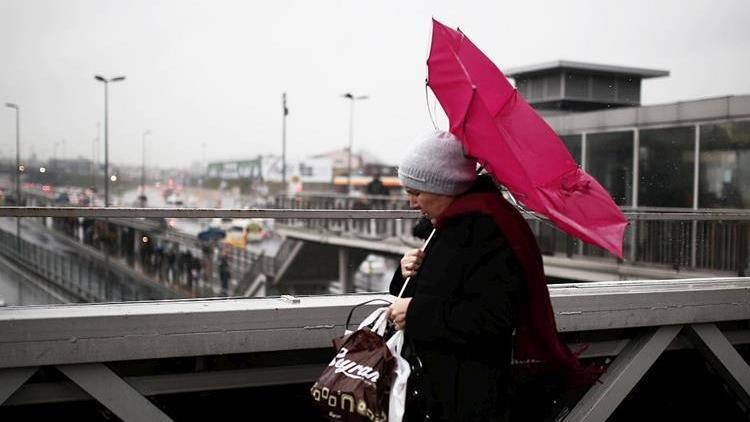 İstanbul'da Fırtına Uyarısı: Öğleden Sonra Etkili Olacak
