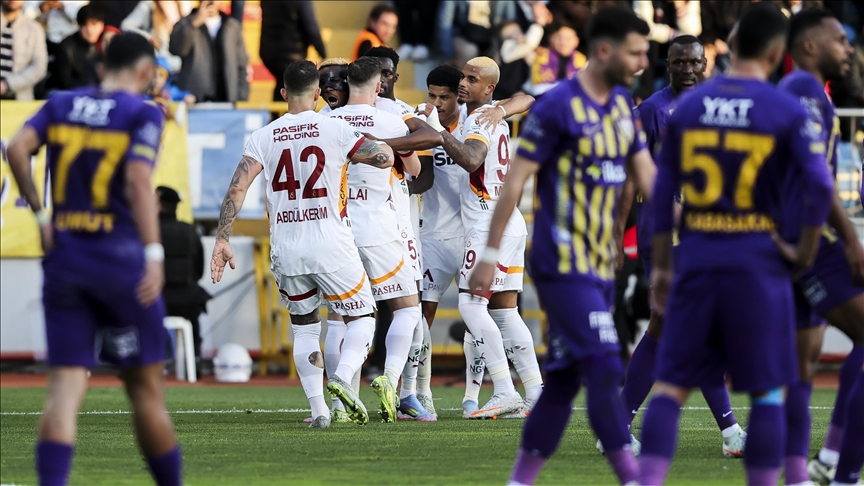 Galatasaray, Eyüpspor'u Deplasmanda 5-1 Mağlup Etti