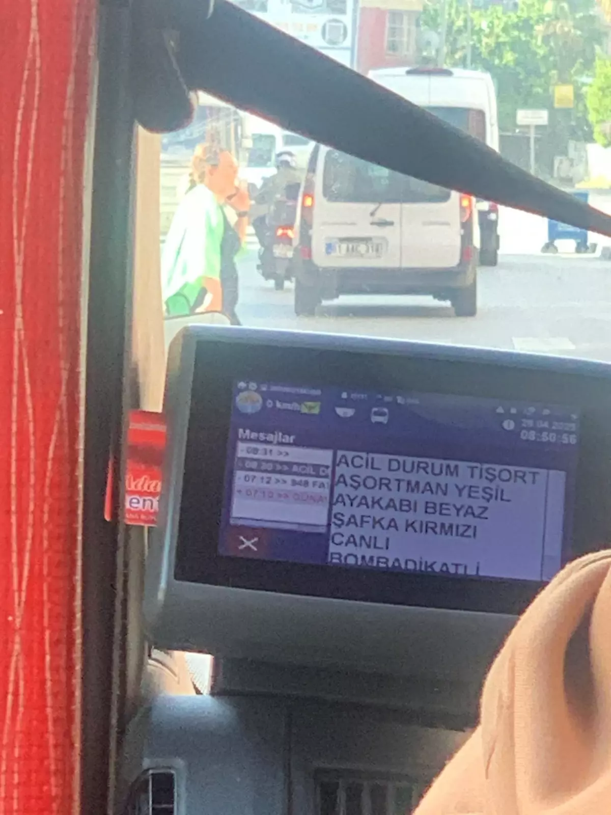 Adana'da Minibüslere Canlı Bomba Tehdidi: Şaka İddiası Paniğe Neden Oldu