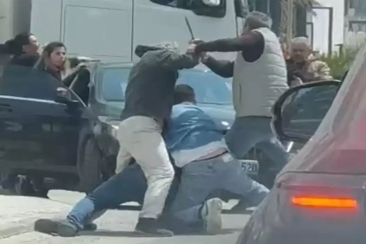 İzmir Bayraklı'da Trafik Tartışması Satırlı Saldırana Dönüştü