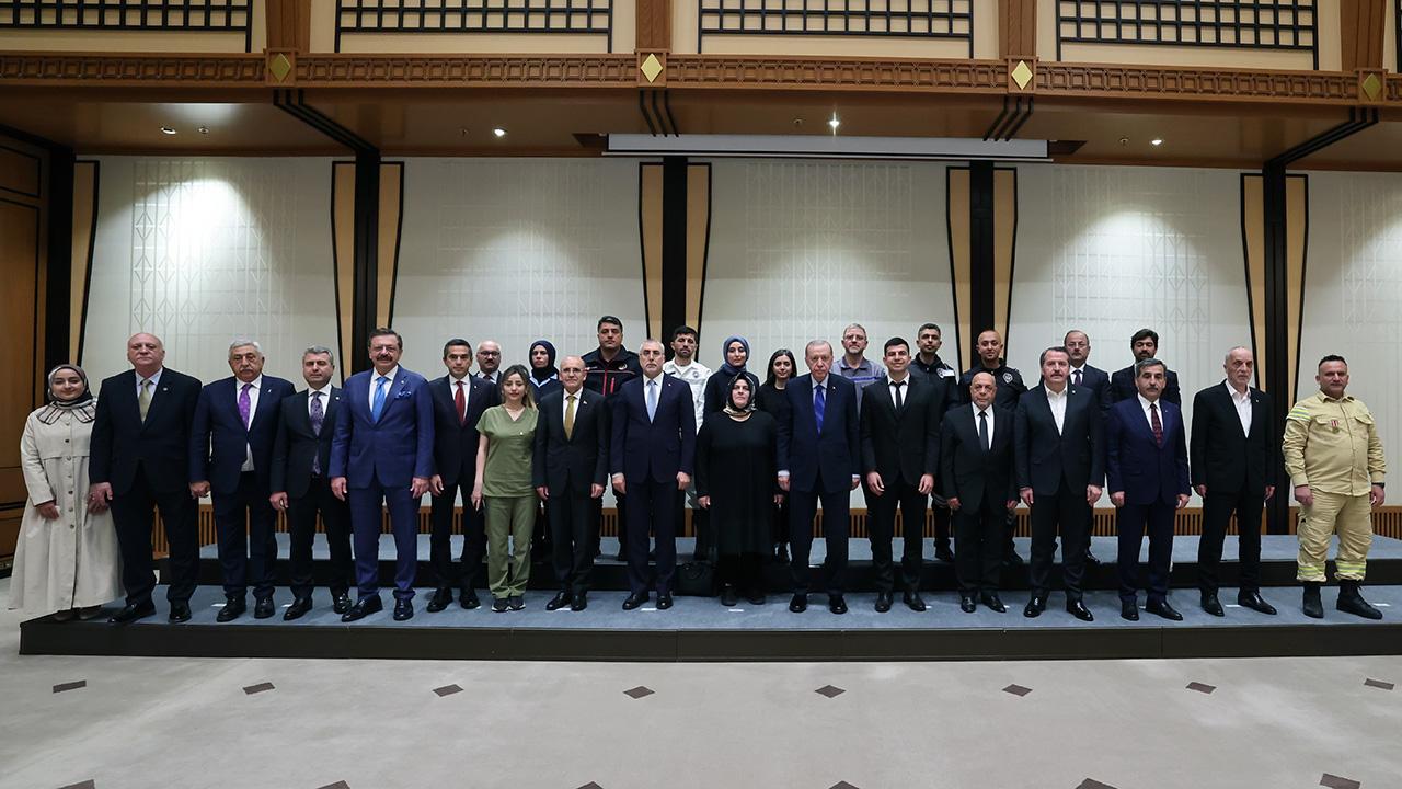 Cumhurbaşkanı Erdoğan, 1 Mayıs'ta İşçi, Memur ve İşverenlerle Buluştu