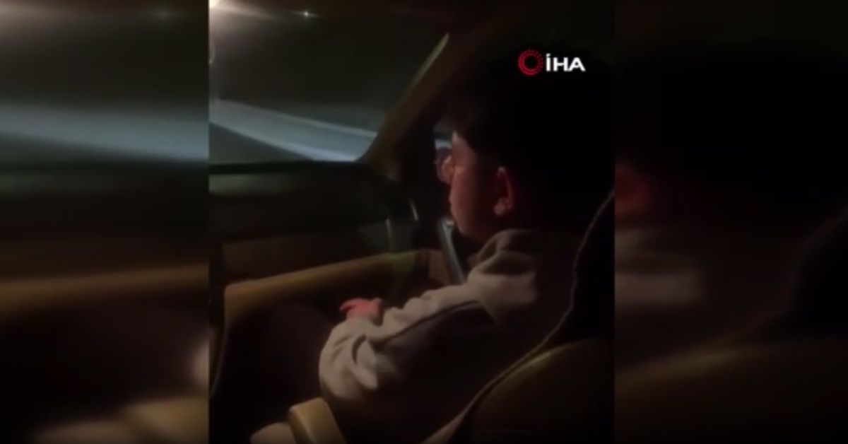 Gümüşhane'de Otostop Çeken Öğrenciler, Bindikleri Arabanın Rektörün Arabası Olduğunu Öğrenince Şaşırdı