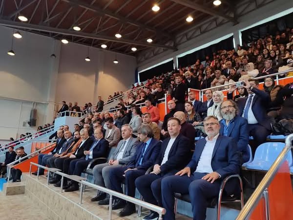 Akşehir'de Okullararası Halk Oyunları Türkiye Birinciliği Başladı