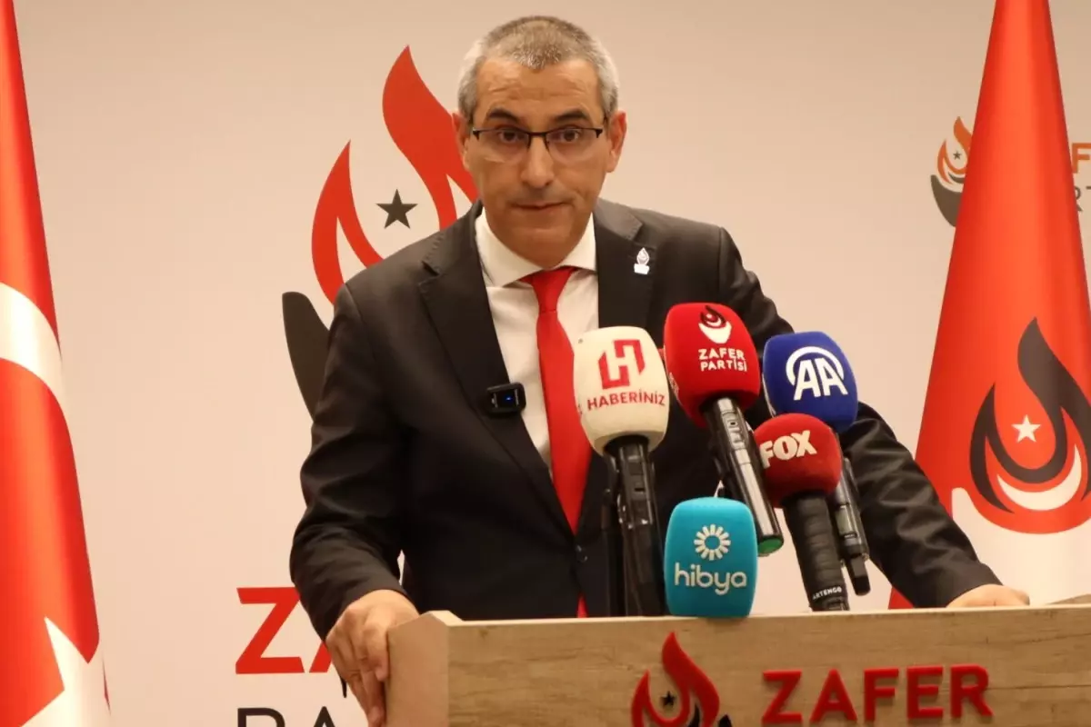 Zafer Partili Batur, Sırrı Süreyya Önder Töreninde Tartışma Yaratacak Açıklama Yaptı