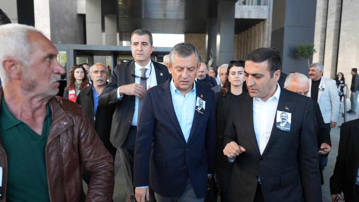 CHP Genel Başkanı Özgür Özel'e Saldırı: Saldırganın Geçmişi Ortaya Çıktı