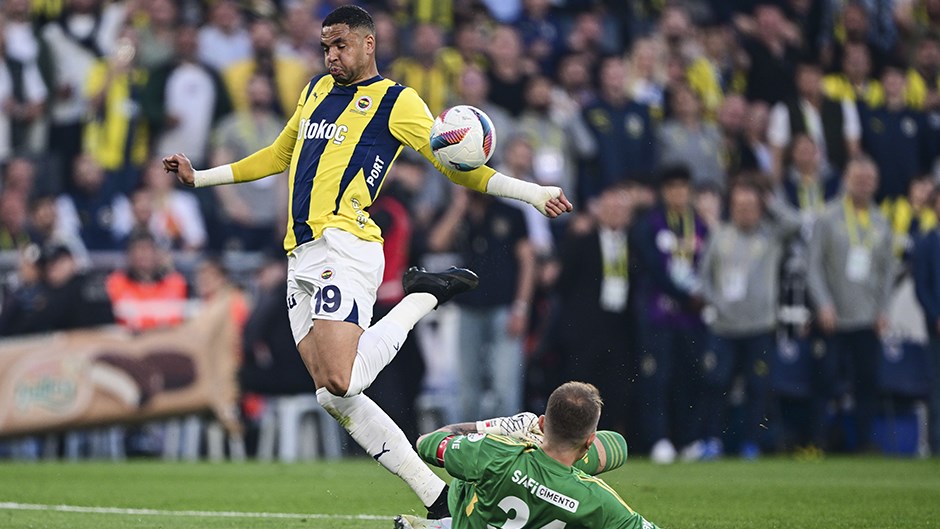 Fenerbahçe - Beşiktaş Derbisi'nde Tartışmalı Pozisyonlar ve Hakem Kararları