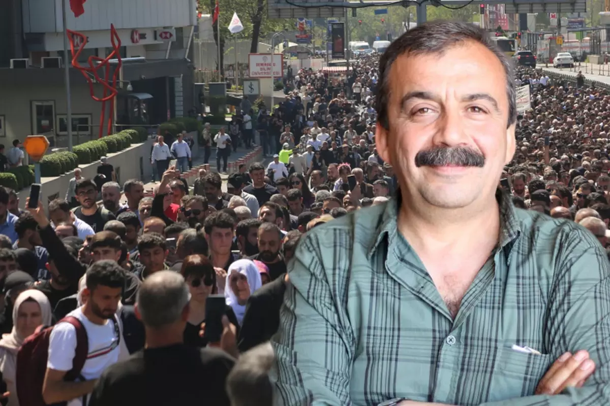 Binlerce Kişi, Sırrı Süreyya Önder için Levent'te Yürüyüş Düzenledi