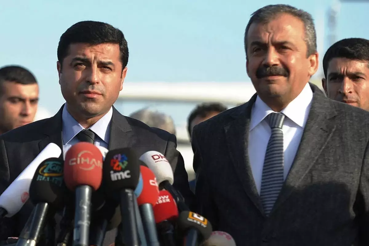 Selahattin Demirtaş, Sırrı Süreyya Önder'e Veda Mesajı Yayınladı