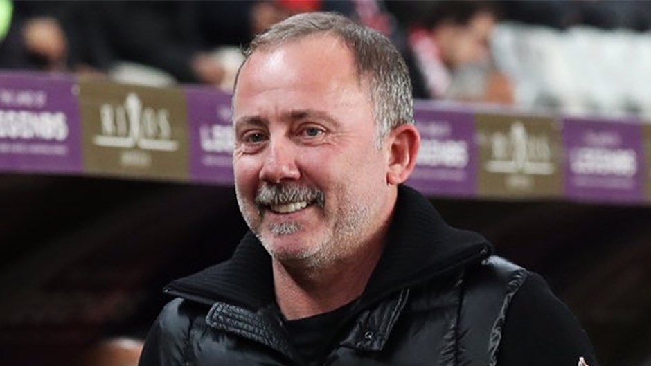 Beşiktaş, 20 Yıl Sonra Derbide Rakibini Yendi: Sergen Yalçın Açıklama Yaptı