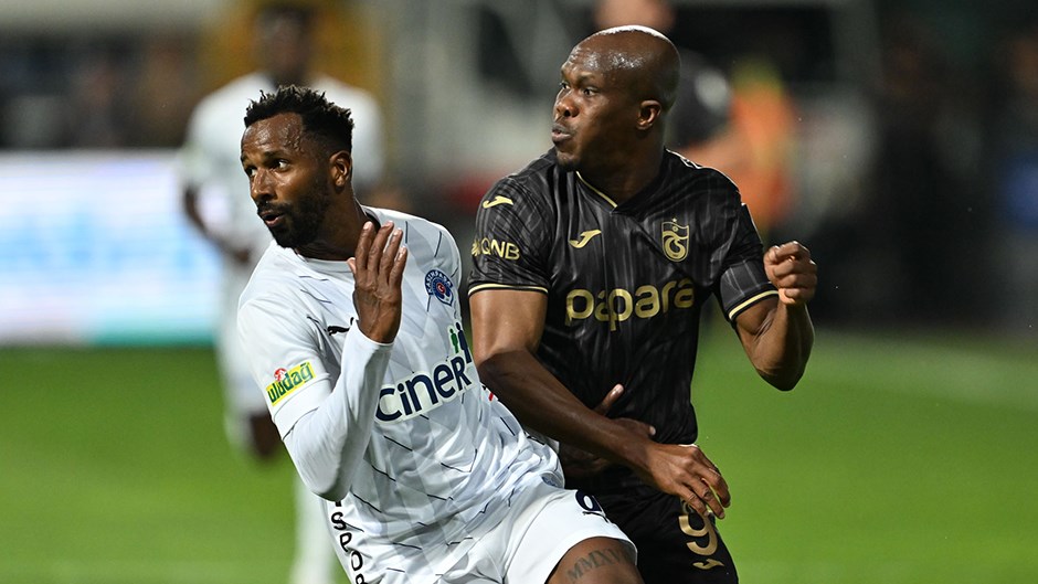 Trabzonspor-Kasımpaşa Maçı Tartışmalı Bitti: Banza'nın Golü VAR'a Takıldı