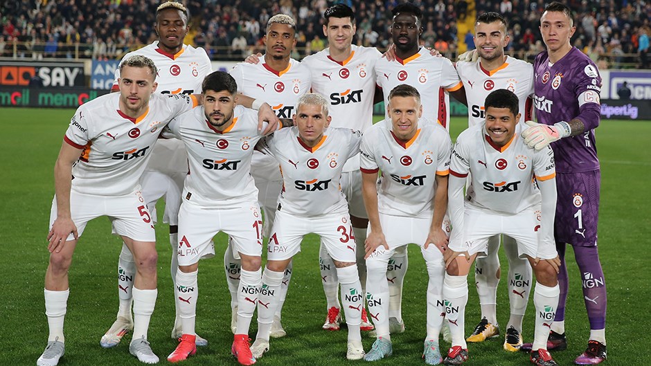 Fernando Muslera, Galatasaray'dan Ayrılmaya Hazırlanıyor: 14 Yıllık Dönem Sonuna Doğru