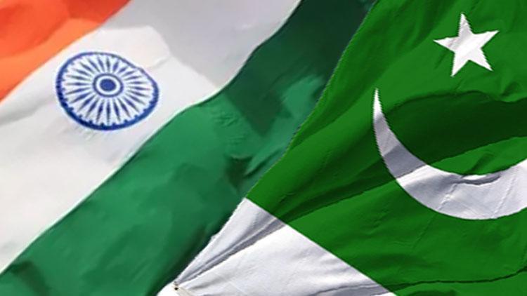 Hindistan, Pakistan'a Füzelerle Saldırı Düzenledi