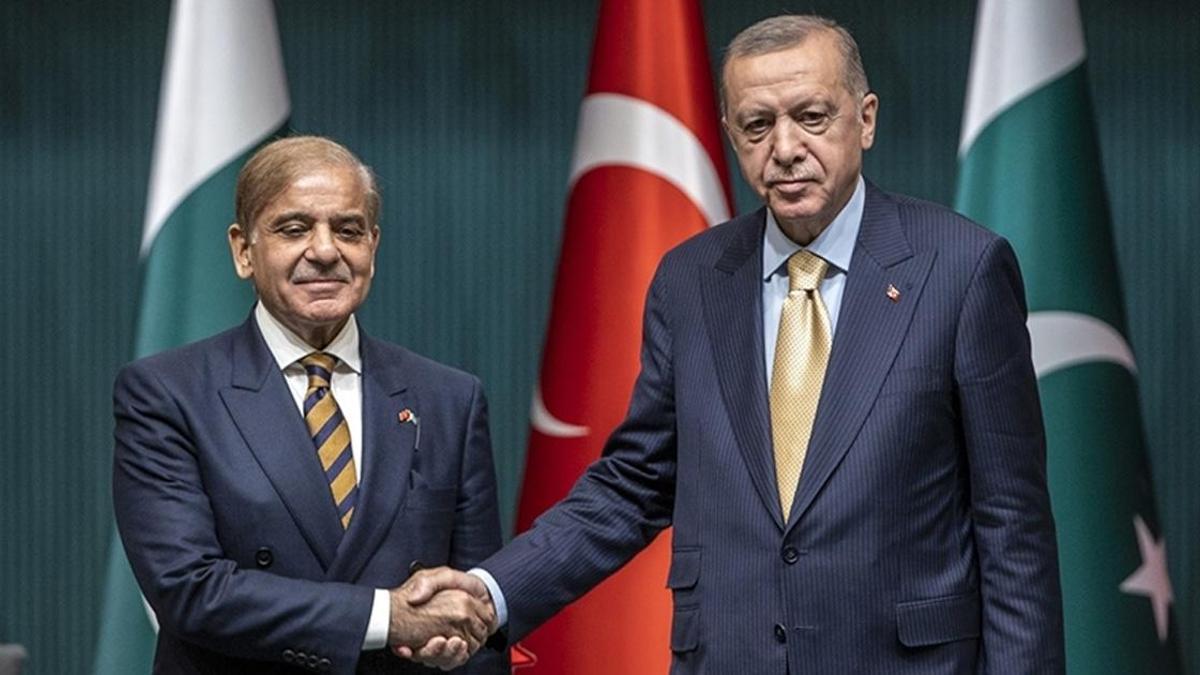 Cumhurbaşkanı Erdoğan ve Pakistan Başbakanı Şerif Telefon Görüşmesi Gerçekleştirdi