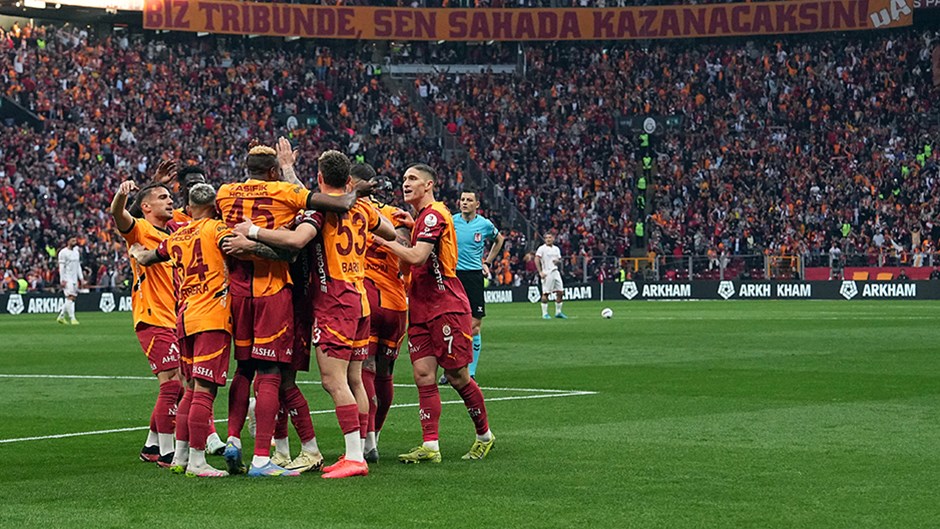 Galatasaray'da Yeni Sezon Planlaması: 15 Oyuncu Geri Dönecek