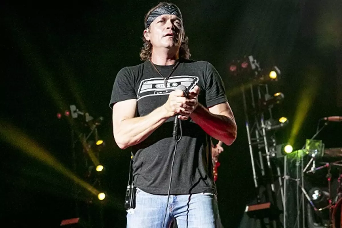 3 Doors Down Solisti Brad Arnold, Dördüncü Evre Böbrek Kanseriyle Mücadele Ediyor