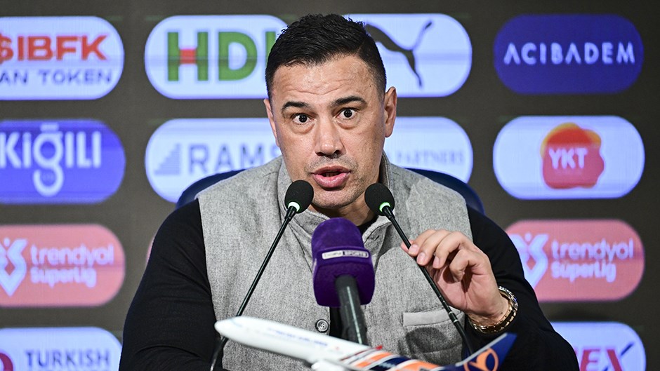 Başakşehir Teknik Direktörü Atan, Fenerbahçe Sorusuna Sert Tepki Verdi