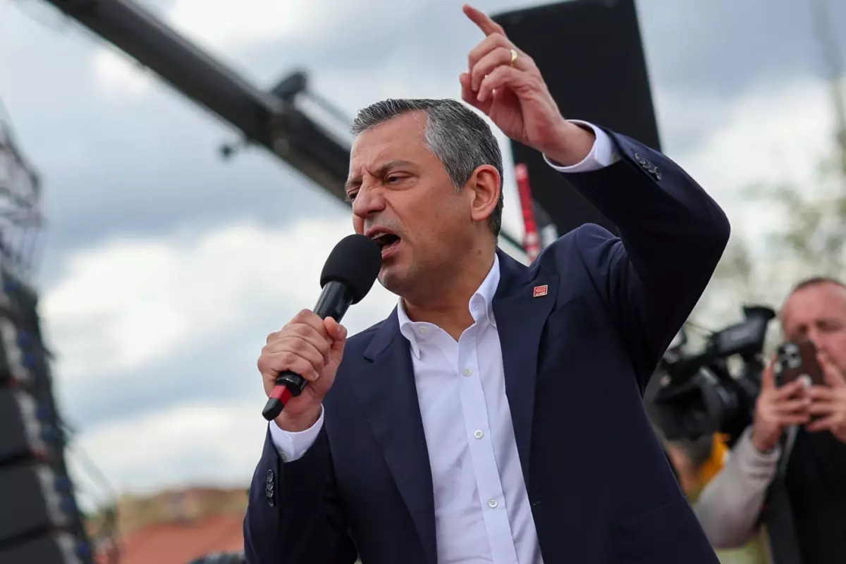 CHP Lideri Özel: Terörsüz Bir Türkiye'ye Evet Diyoruz, PKK'nın Silah Bırakma Kararı Bekleniyor