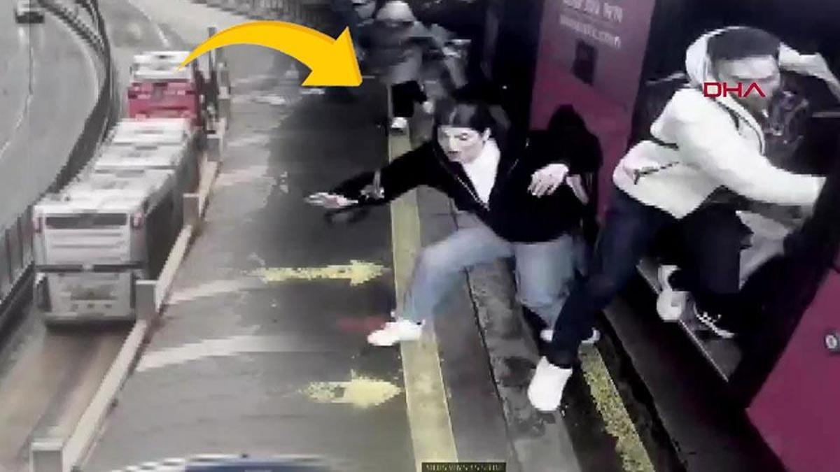 Beylikdüzü'nde Metrobüs Kazası: 1 Ölü, Panik Anları Kamerada
