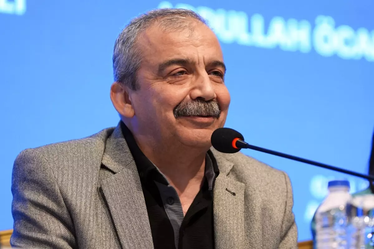 TBMM Başkanvekili Sırrı Süreyya Önder Vefat Etti