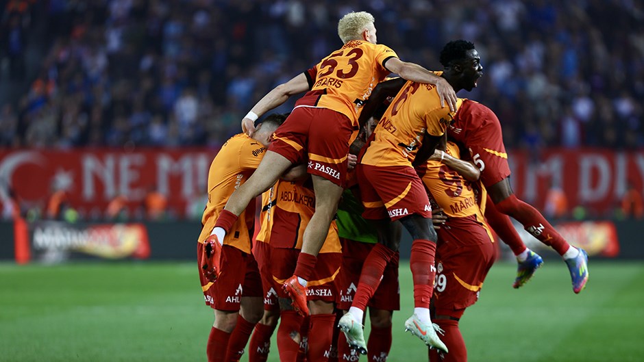 Galatasaray, Trabzonspor'u Misket Maçıyla Yendi: Spor Yazarlarının Değerlendirmeleri