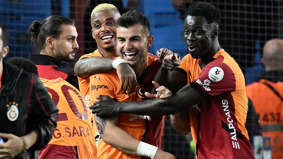 Galatasaray Şampiyonluğu Kutlarken, Transfer Dedikoduları Devam Ediyor