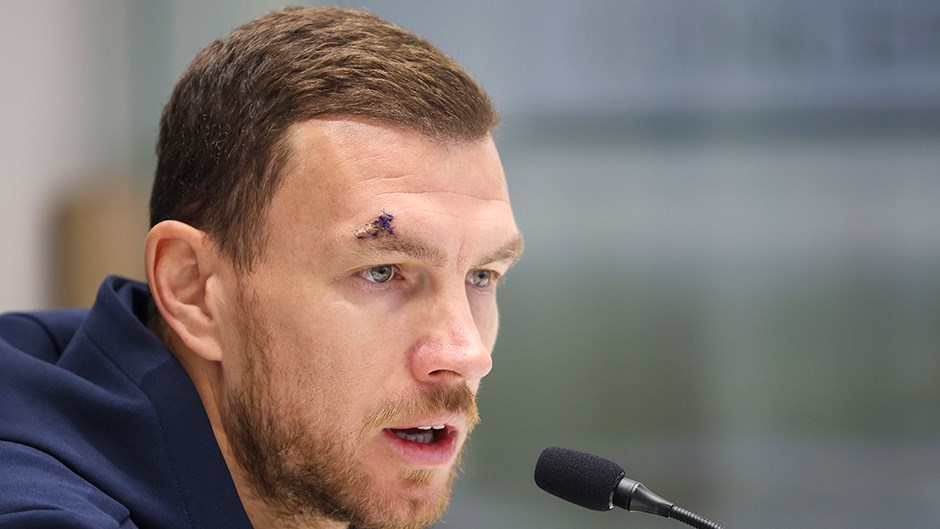 Edin Dzeko'ya İtalyan Talibi: Fenerbahçe'den Ayrılık İhtimali