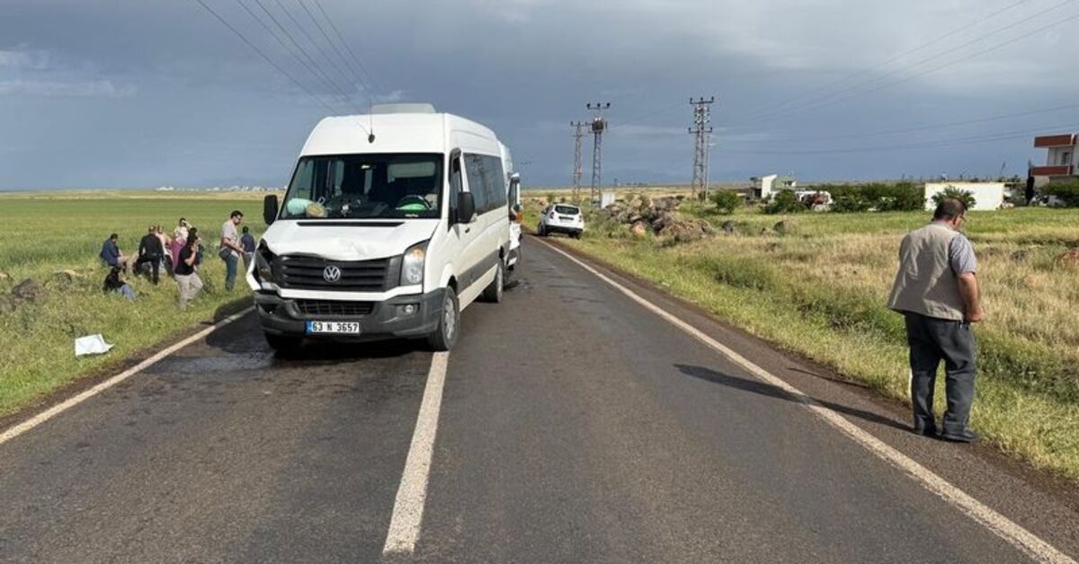 Şanlıurfa'da Öğretmenleri Taşıyan Minibüsler Çarptı: 28 Yaralı