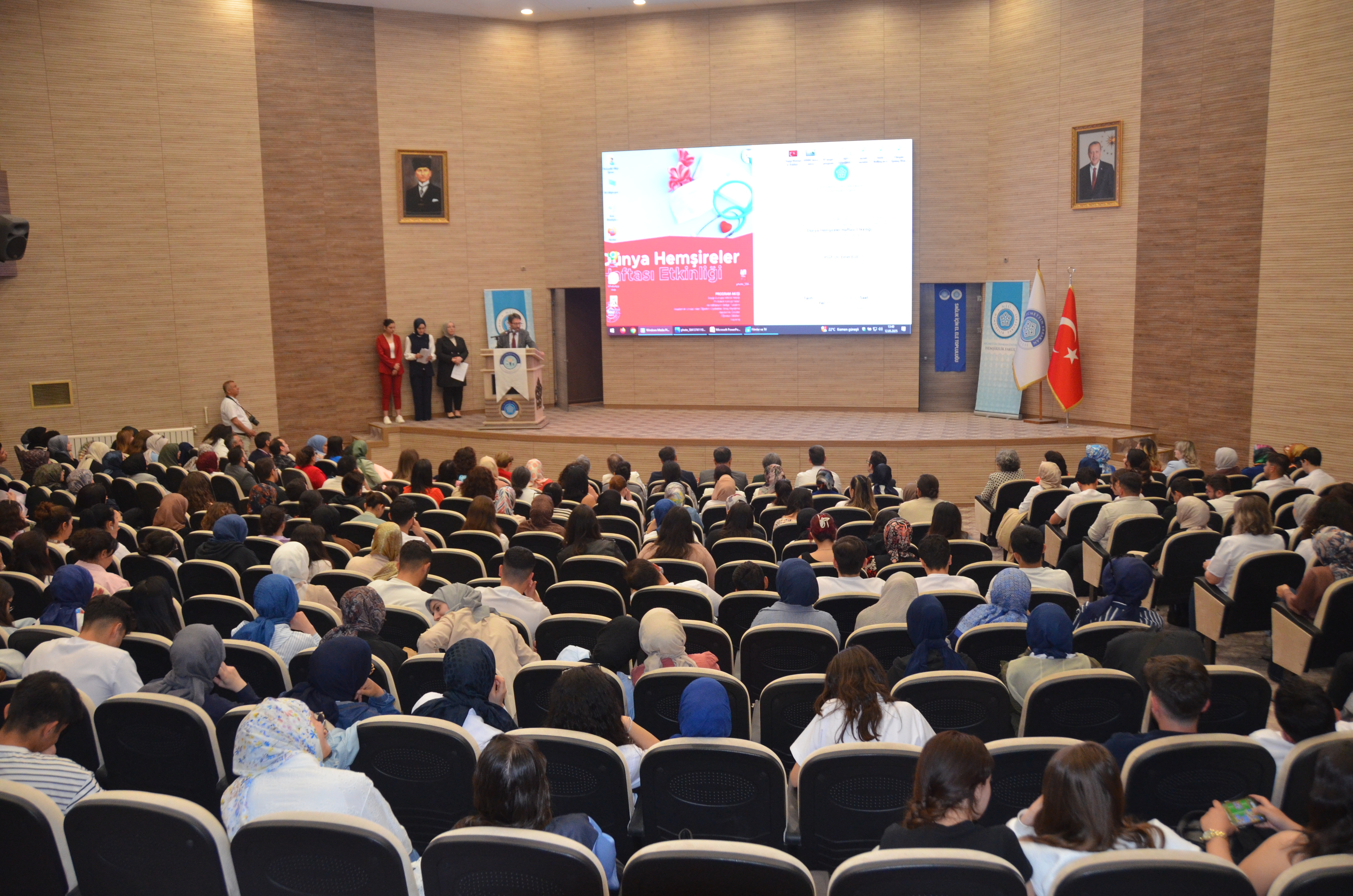 Necmettin Erbakan Üniversitesi'nde Hemşirelik Haftası Coşkusu: Çifte Bayram Sevinci