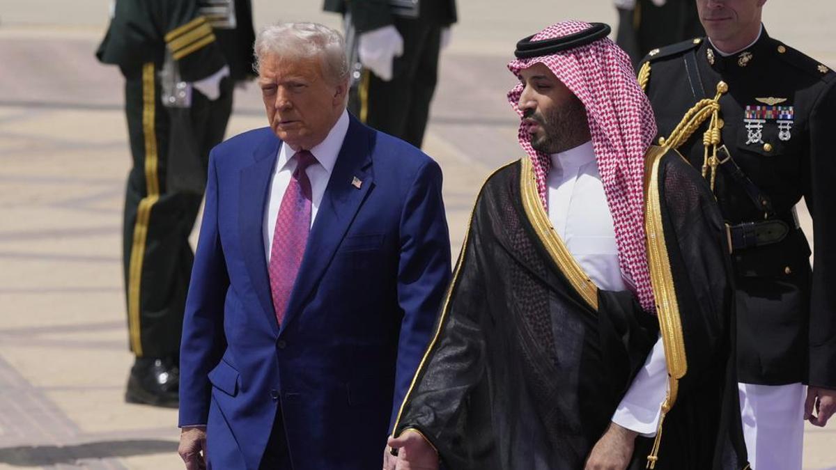 Trump, Suudi Arabistan'da Orta Doğu Turuna Başladı: Hedef 1 Trilyon Dolarlık Yatırım