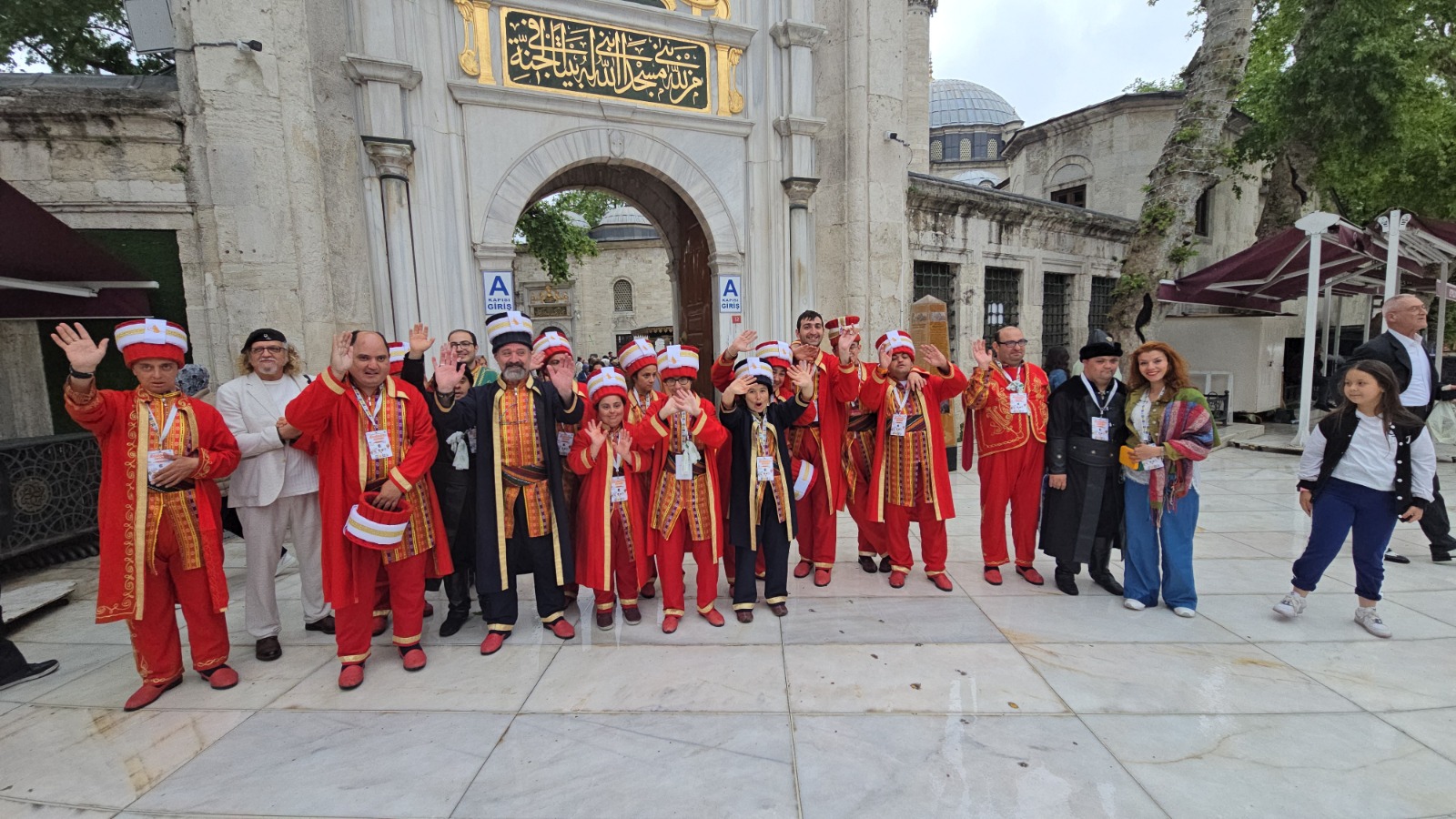 Konya Büyükşehir Belediyesi, Engelliler Haftası'nda İstanbul'a Günübirlik Gezi Düzenledi