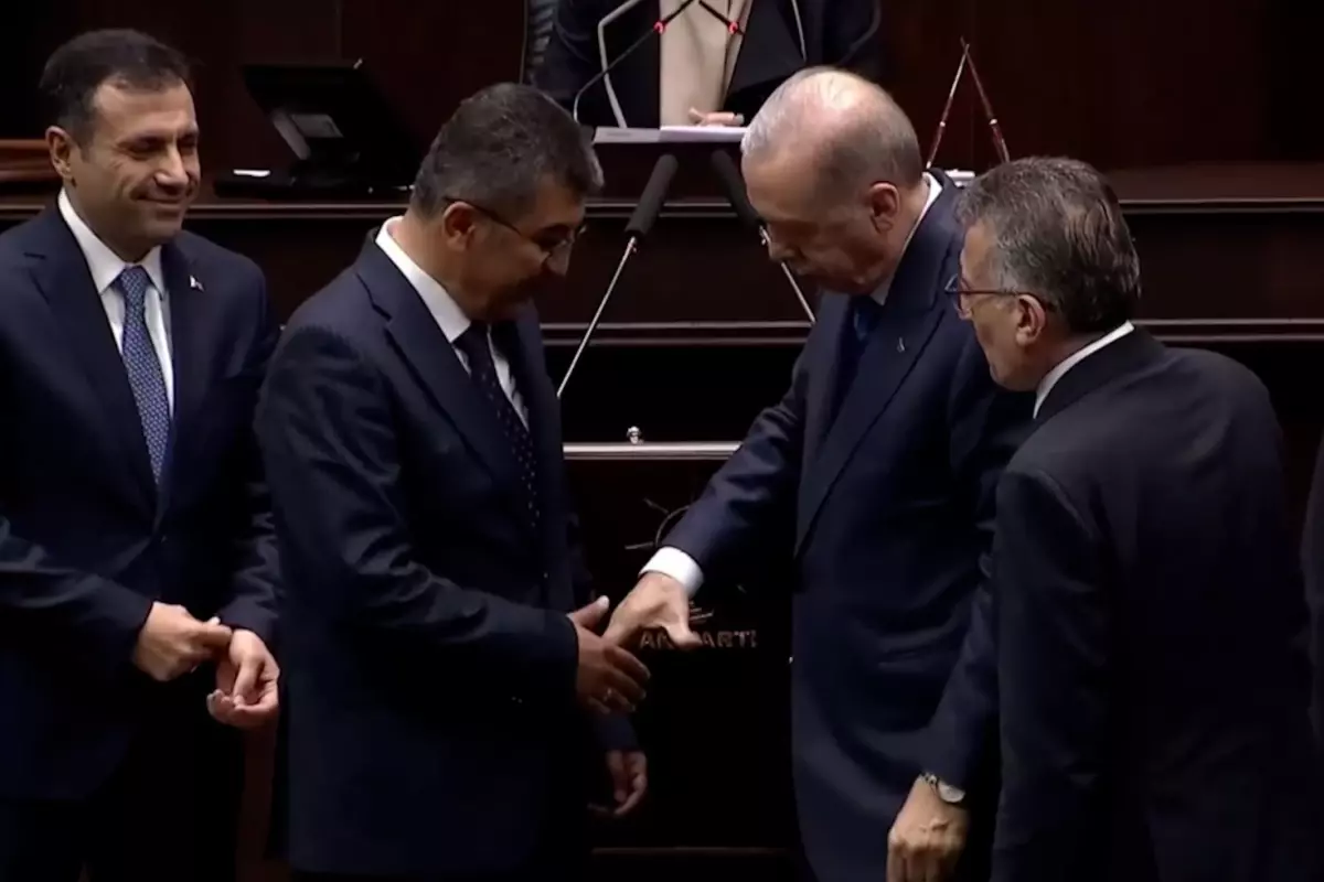 Hasan Ekici AK Parti'ye Katıldı, Erdoğan'ın Sorusu Törene Damga Vurdu