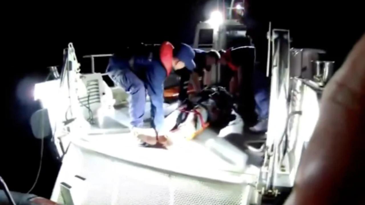 Kocaeli'de Balık Avlarken Kayalıklardan Düşen Genç Sahil Güvenlik Ekipleri Tarafından Kurtarıldı