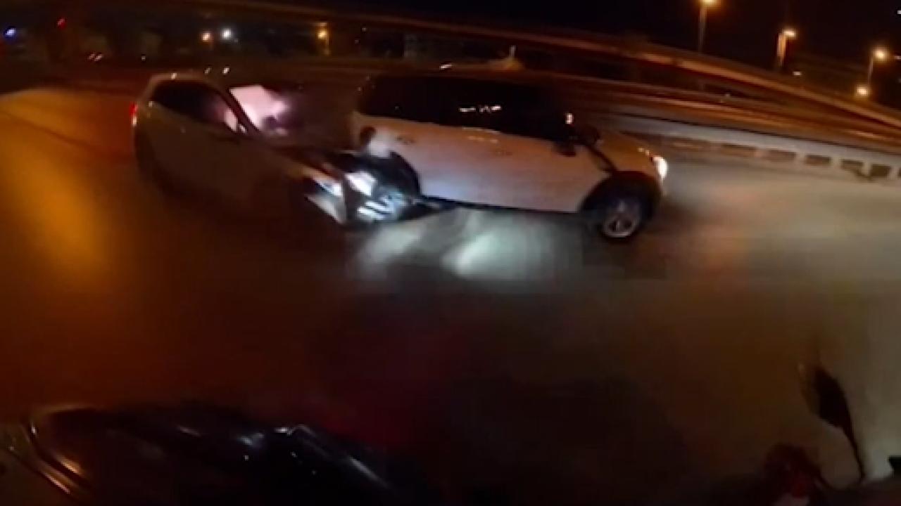 Kadıköy'de Zincirleme Trafik Kazası: Kask Kamerası Kaydı Olayı Görüntülüyor