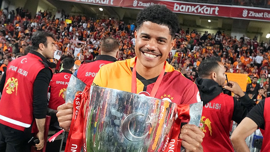 Galatasaray Yıldızı Gabriel Sara, Yeni Kupalara Oynama İsteğini Paylaştı
