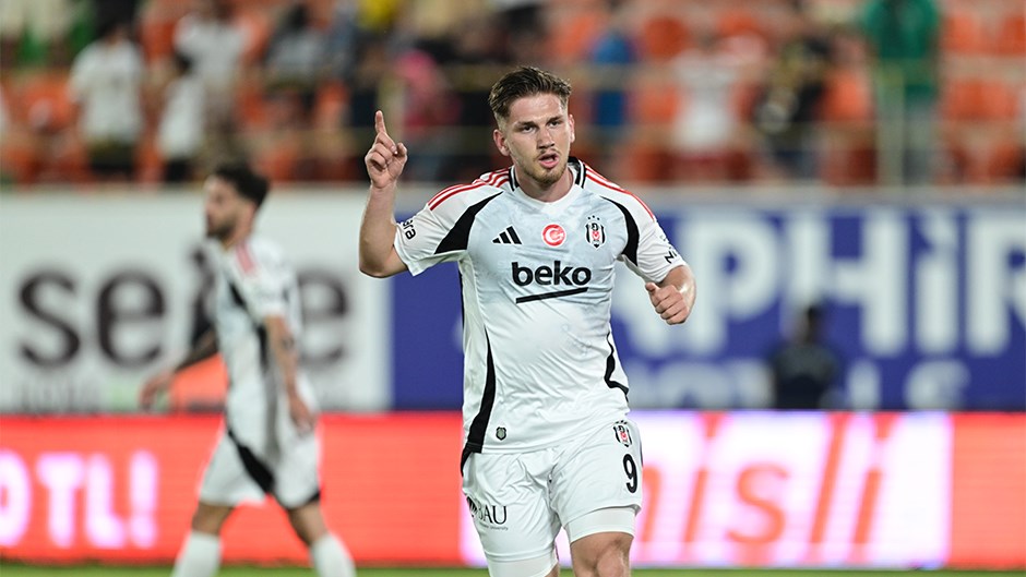 Beşiktaş'ın Genç Golcüsü Semih Kılıçsoya Premier Lig İlgi Görüyor