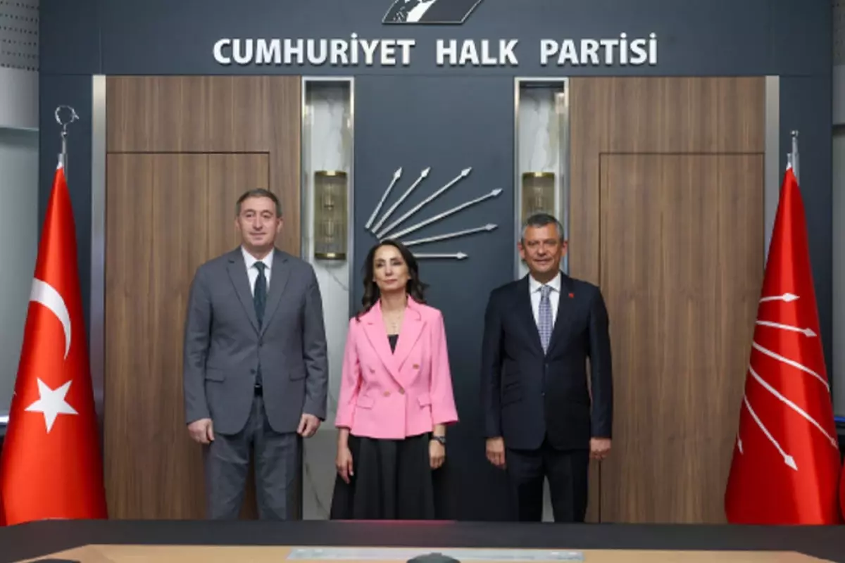 DEM Parti'den CHP'ye Ziyaret: Bahçeli'nin Komisyon Çağrısı Değerlendirildi
