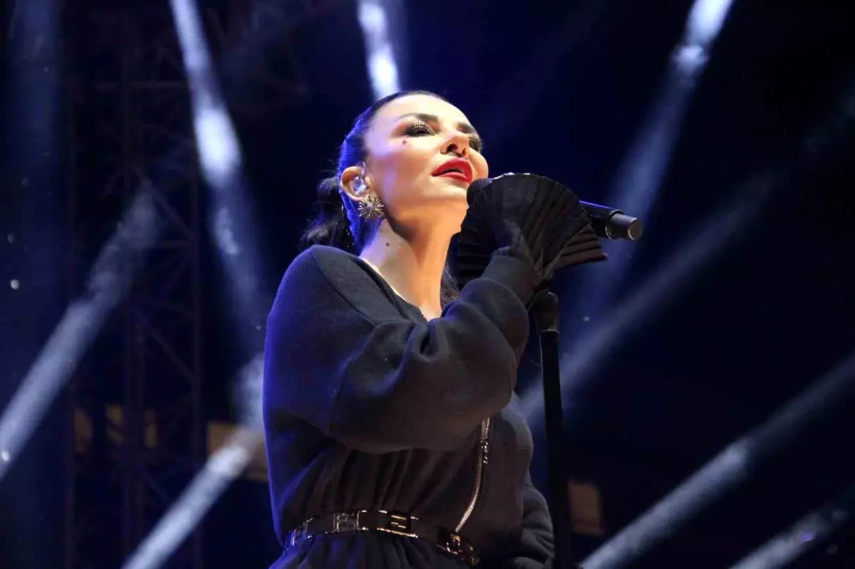 Çorum'da 19 Mayıs Coşkusu Fatma Turgut Konseriyle Yaşandı