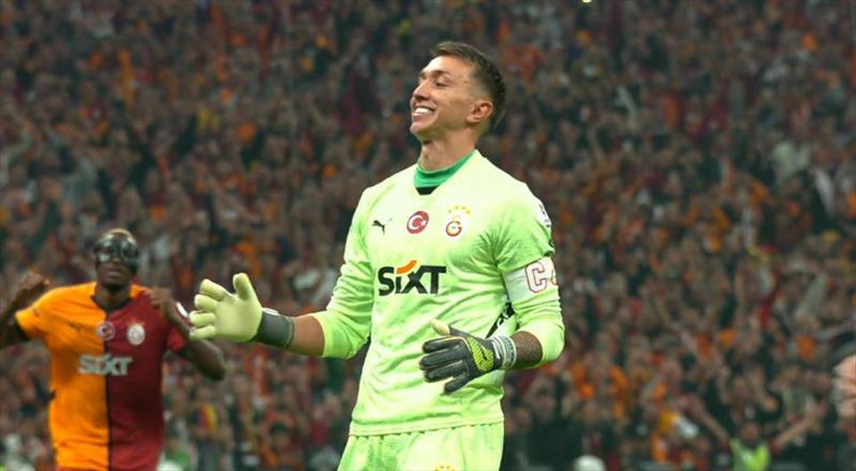 Fernando Muslera 19 Kupa ile Galatasaray Tarihine Adını Yazdırdı
