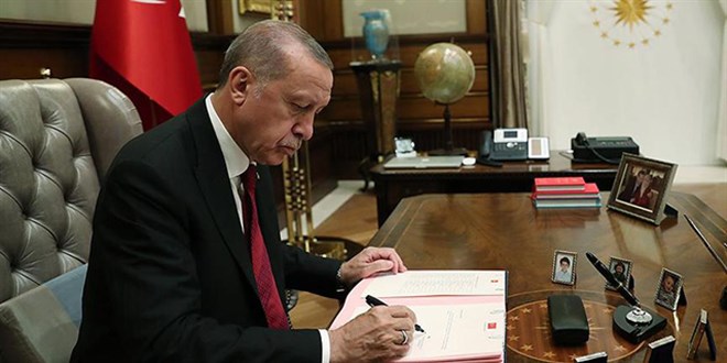 Kamu Görevlerinde Geniş Kapsamlı Değişiklik: Üst Düzey Atamalar ve Görevden Almalar