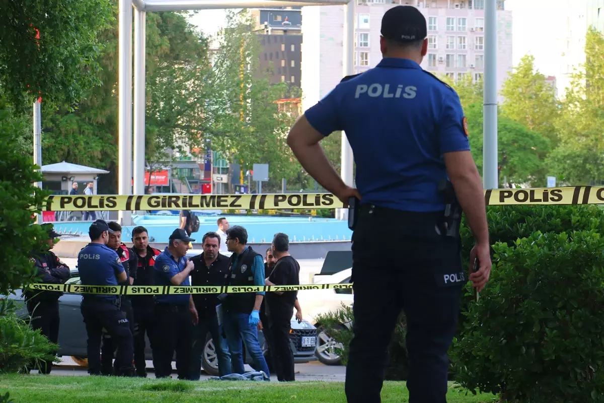TBMM Önünde Silah Sesleri: Saldırgan Gözaltına Alındı