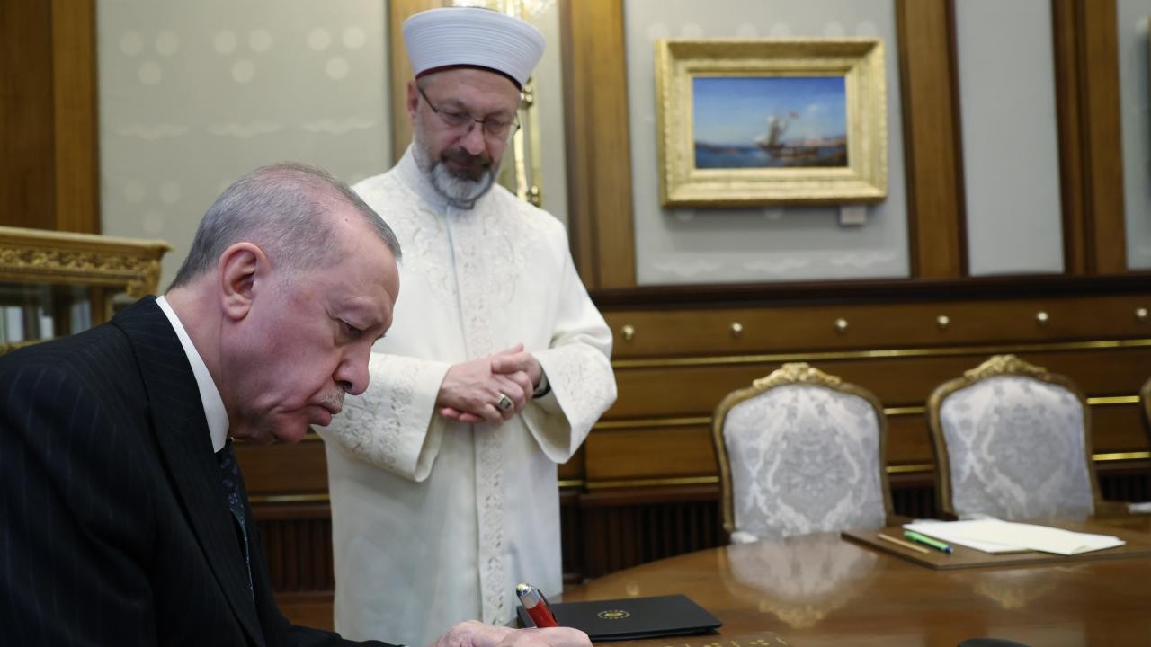 Cumhurbaşkanı Erdoğan, Türkiye Diyanet Vakfına Kurban Bağışında Bulundu