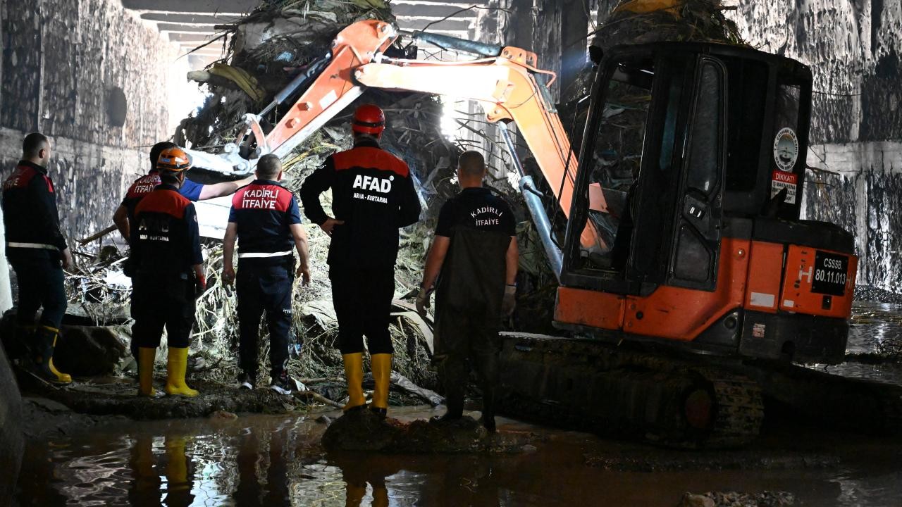 Osmaniye'de Sağanak Yağışın Ardından Su Baskınları: 310 Personel Seferber Edildi