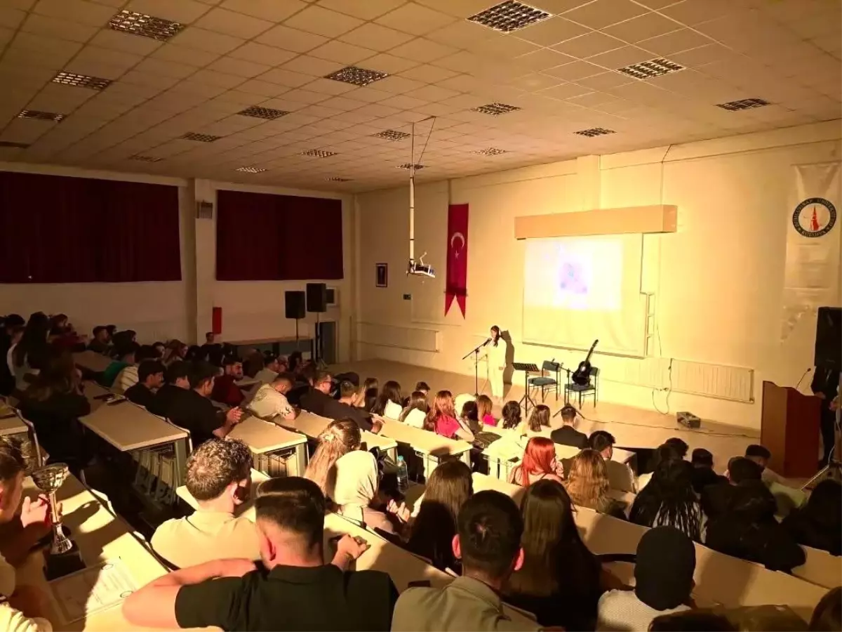 Kütahya Dumlupınar Üniversitesinde Bahar Müzik Gecesi Coşkuyla Kutlandı