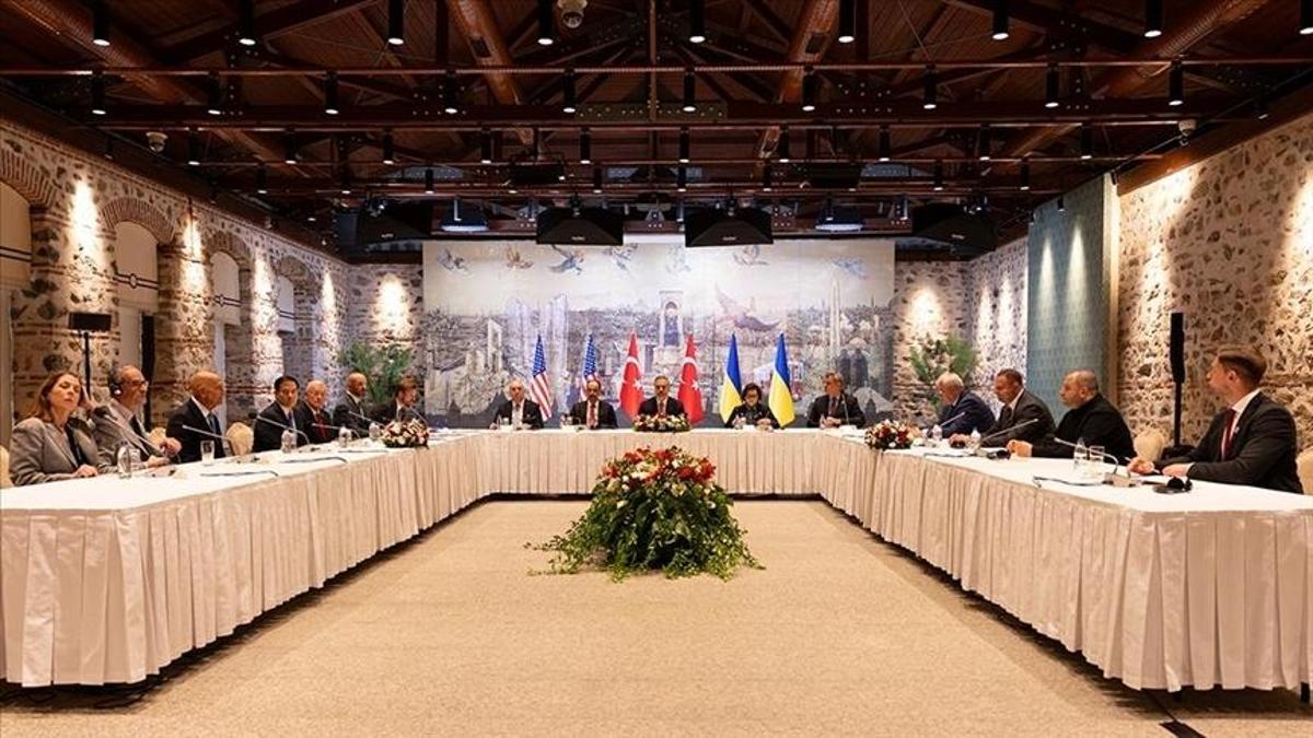 İstanbul Zirvesi'nde Gözden Kaçan Detaylar: Ukrayna Savaşına Yönelik Yeni Hamleler